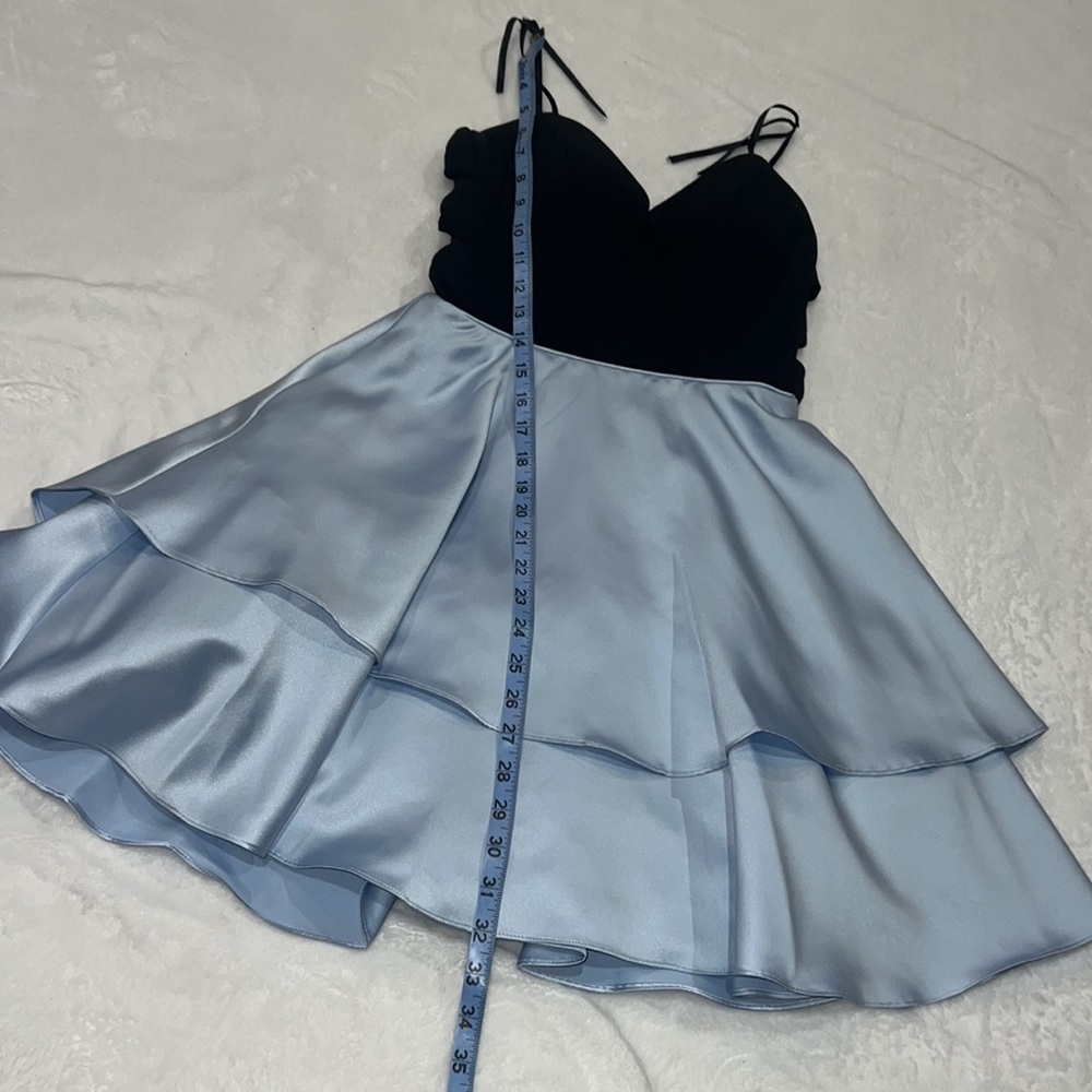 Dress - Picture 6 of 7